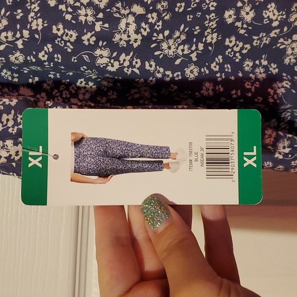 Pants - Picture 4 of 8